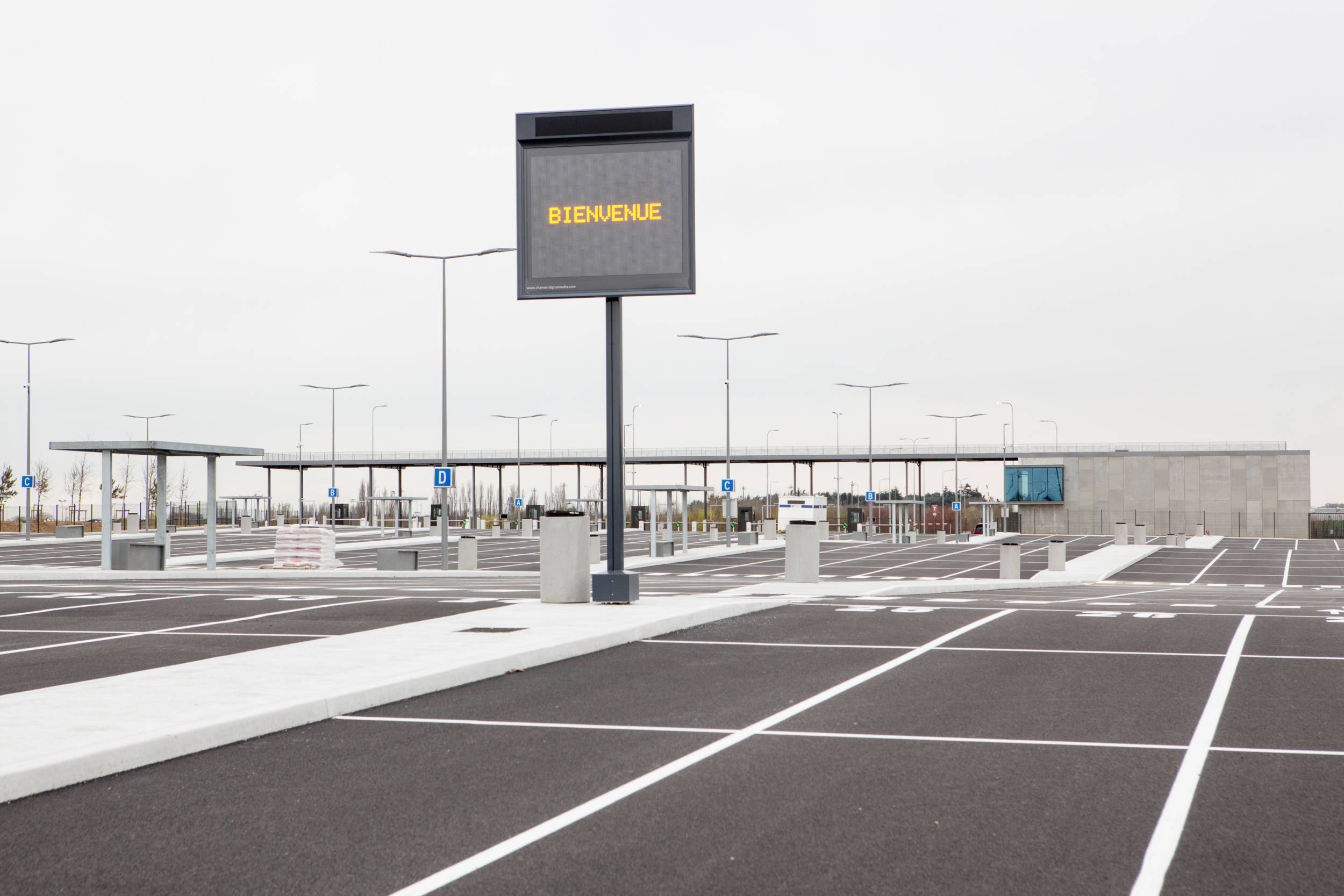 CDG Airport Taxi base — Barthélémy Griño