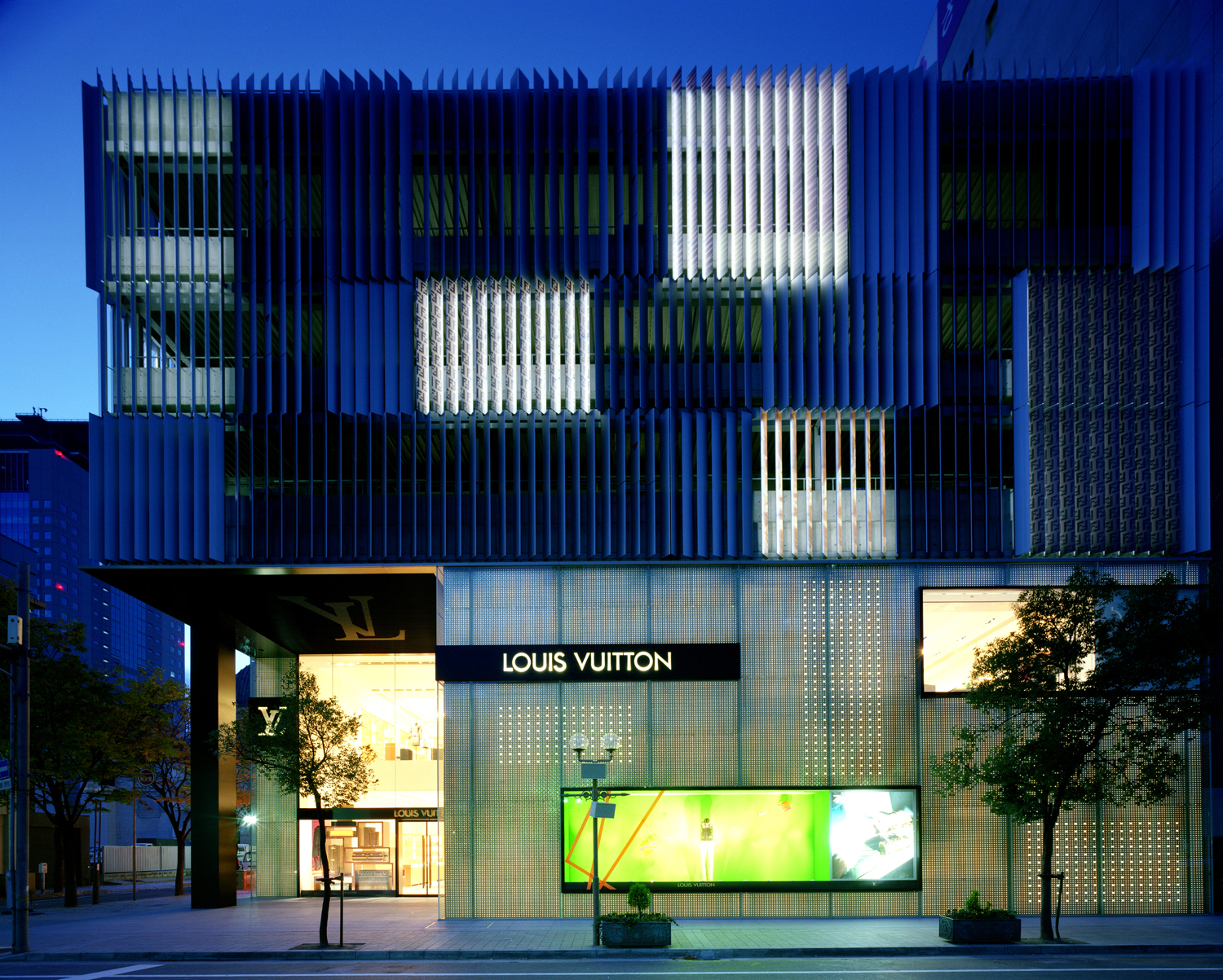 Louis Vuitton Tokyo Omotesando Store in Shibuyaku Japan  LOUIS VUITTON